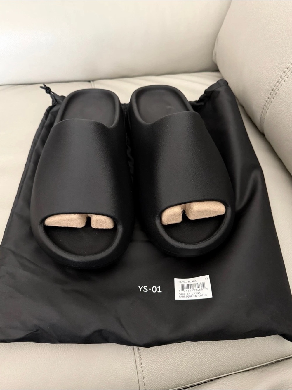 Black YEEZY YS-01 Slide Sandals- size 11